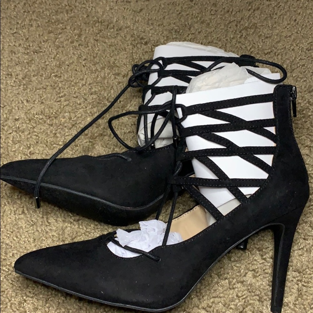 Shoes - Picture 4 of 4